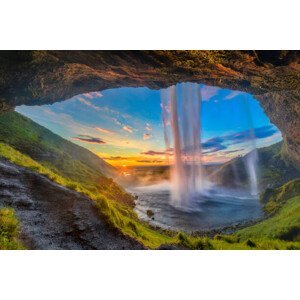 Umělecká fotografie Behind the waterfall - Seljalandsfoss Waterfall, DieterMeyrl, (40 x 26.7 cm)