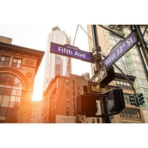 Umělecká fotografie Fifth Ave and West 33rd sign in New York City, ViewApart, (40 x 26.7 cm)