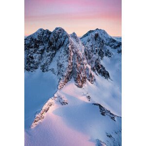 Umělecká fotografie Pink sunrise over snowcapped mountains, Italy, Roberto Moiola / Sysaworld, (26.7 x 40 cm)