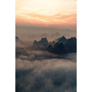 Umělecká fotografie Guilin hills landscape at sunrise, Mario Martinez, (26.7 x 40 cm)