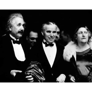 Umělecká fotografie Albert Einstein and his wife Elsa with Charlie Chaplin, Unknown photographer,, (40 x 30 cm)