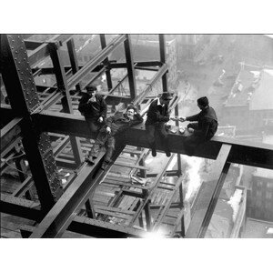 Umělecký tisk Workers eating lunch atop beam 1925, (80 x 60 cm)