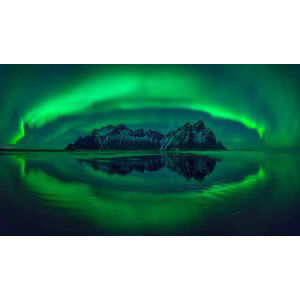 Umělecká fotografie Eye of Stokksnes, Wojciech	Kruczynski, (40 x 22.5 cm)