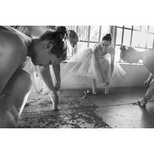 Umělecká fotografie Ballet dancers preparation..., Peter	Müller Photography, (40 x 26.7 cm)