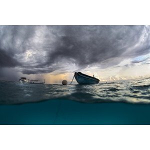 Umělecká fotografie The boat, Andrey Narchuk, (40 x 26.7 cm)