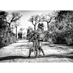 Umělecká fotografie Having fun among baobabs, Marco Tagliarino, (40 x 30 cm)