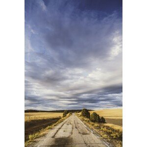 Umělecká fotografie Empty road with a beautiful sky, Javier Pardina, (26.7 x 40 cm)