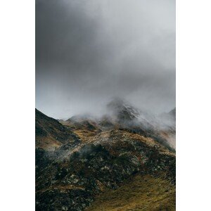 Umělecká fotografie Clouds over the peak, Javier Pardina, (26.7 x 40 cm)