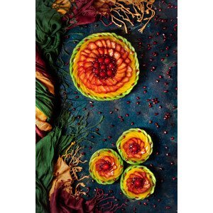Umělecká fotografie Colored fruit tart, Denisa Vlaciu, (26.7 x 40 cm)