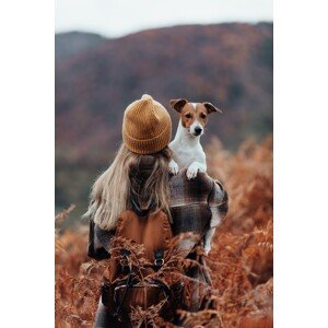 Umělecká fotografie Woman traveling with her dog, Javier Pardina, (26.7 x 40 cm)