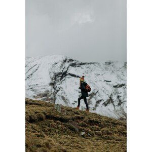 Umělecká fotografie Hiking in winter, Javier Pardina, (26.7 x 40 cm)