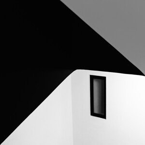 Umělecká fotografie BLACK WINDOW, Olavo Azevedo, (40 x 40 cm)
