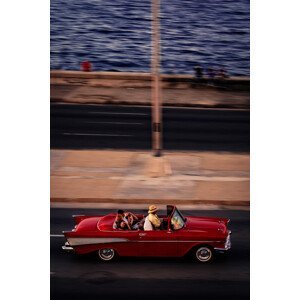 Umělecká fotografie Red Car Driving, Andreas Bauer, (26.7 x 40 cm)