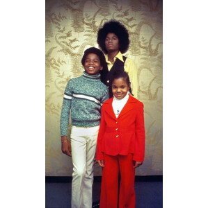 Umělecká fotografie Michael Jackson at 16 With Brother Randy and Sister Janet in 1975, (22.5 x 40 cm)