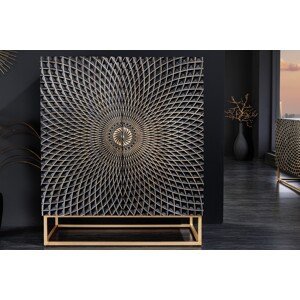 Estila Etno obdélníková černě zlatá barová skříňka Astrid s vyřezávanou mandalou se zlatými detaily 120 cm