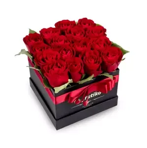 Černá hranatá krabice rudých růží 16 ks