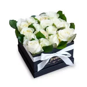Černá Krabice bílých růží 16 ks