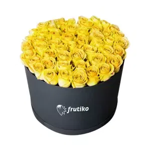 Žluté růže černá kulatá krabice 17 - 19 ks