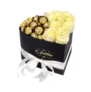 Černé srdce bílé růže + Ferrero Rocher 13 růží + 15 bonbonů