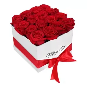 Bílá krabice rudých růží Miluji Tě 25 ks